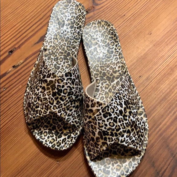 14. Qupid Leopard Slides in Camel - Picture 2 of 8